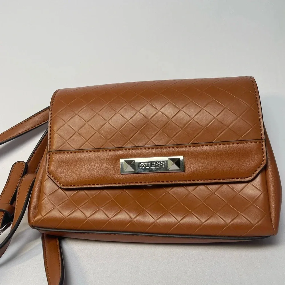 Guess Tan Leather Crossbody Bag Silver Braided Chain Handle EUC Like New